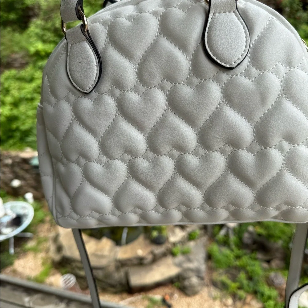 Juicy Couture‎ Flawless Dome Satchel Heart Quilt White Handbag 11JCCLFJC-HWT NEW